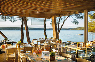 Tuna Bay, ristorante à la carte nel Marbello Premium Village nella parte orientale del campeggio