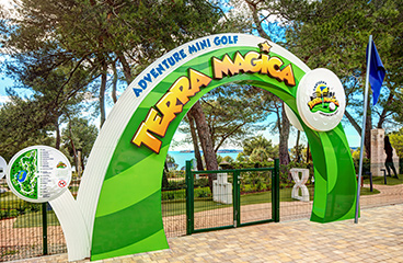 Terra Magica avanturistični mini golf z 18 luknjami in vodno atrakcijo