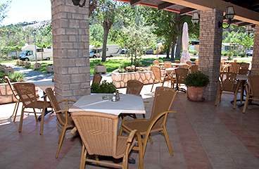 Terras van het restaurant van het San Marino Camping Resort