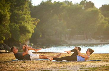 Outdoor-Yoga-Aktivitätsmodul mit dem Stay Fit-Modul